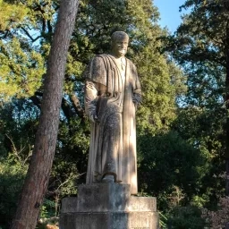statue de Pierre Richer de Belleval au Jardin des Plantes de Montpellier